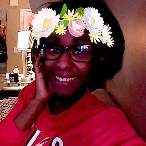 Meet your Posher, Kendra